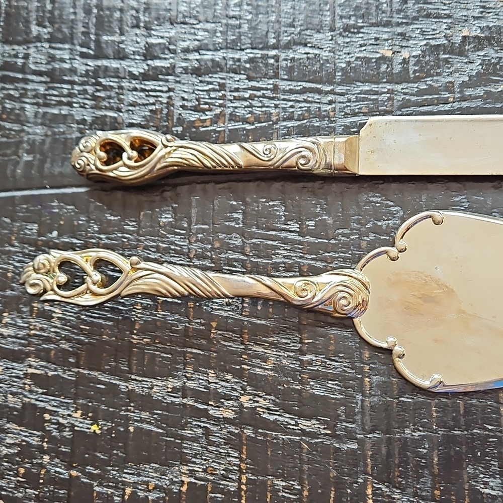 Vintage NEW Everlasting Elegance Heart Wedding Party Gold Silver Cake Server Set